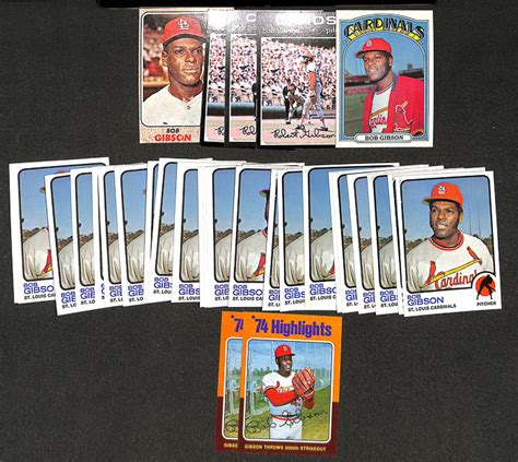 Lot Detail - Lot of 33 Bob Gibson Topps Baseball Cards from 1968-1975