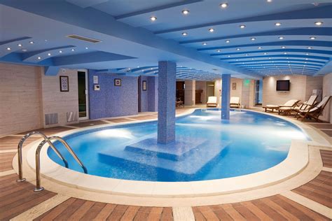20 Top and Amazing Indoor Swimming Pool Design Ideas For Best Inspiration - FreeDSGN | Indoor ...