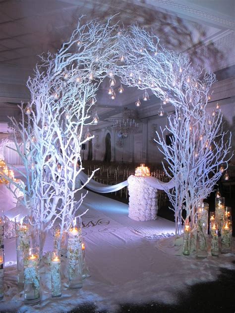 30+ Frozen Winter Wonderland Wedding Ideas - Elegantweddinginvites.com Blog | Wonderland wedding ...