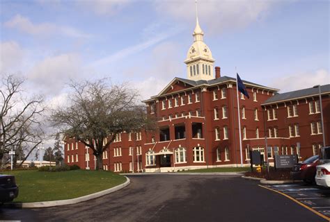 Oregon State Hospital museum expands hours, needs volunteers