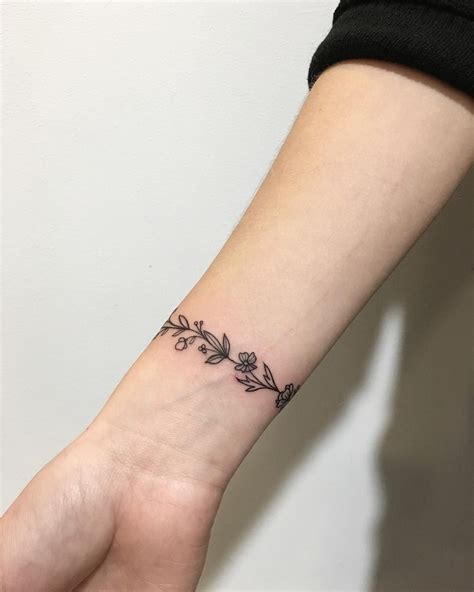 Deze 19 tattoos zijn mooier dan échte armbandjes | Tatuaggi, Tatuaggi bracciale, Tatuaggi cavigliera