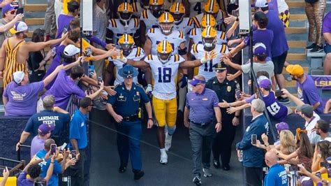 Auburn Football: Five things to know about the LSU Tigers