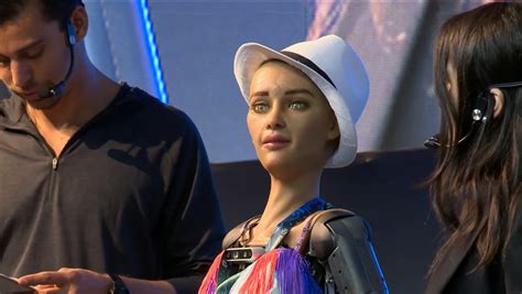 Sophia Robot regresa a Talent Land 2023 con una IA más evolucionada y ...