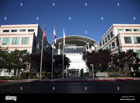 APPLE CAMPUS OFFICES 1 INFINITE LOOP CUPERTINO CALIFORNIA USA 1 ...