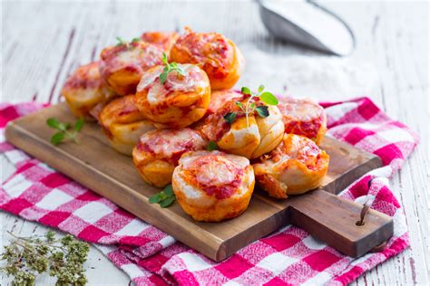 Pizza Muffins - Italian recipes by GialloZafferano