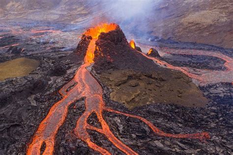 Upclose With Iceland's Volcano Eruption That Has Been Dormant For 6,000 ...