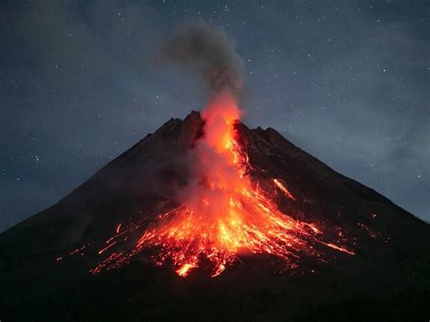 Indonesia's Merapi volcano spews 'avalanche' of lava - RTHK