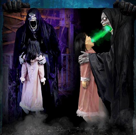 Spirit Halloween Animatronics Gif Le nouveau spirit halloween de place ...