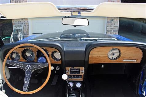 DANA FAYETTE TURNS ’69 MUSTANG RAGTOP FROM RUST INTO RESTOMOD