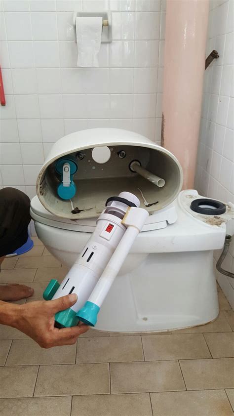 Replacing siphon for toilet bowl | Quality Handyman Services in Singapore