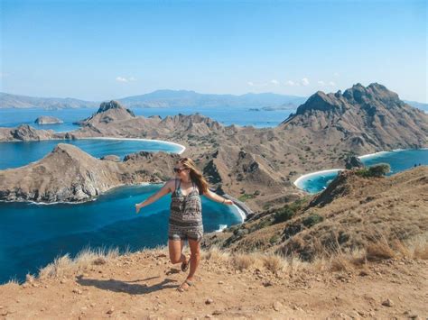 Hiking Padar Island in Komodo National Park, Indonesia | Jana Meerman