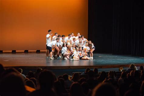 Expressing love for UT with dance moves: Smokey’s Howl brings students ...