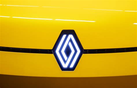 Renault, première mondiale de la nouvelle Renault 4 électrique au Mondial de l'Automobile de ...