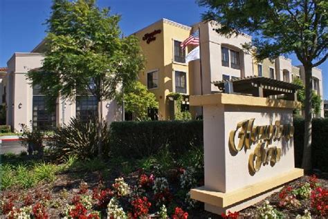 Hampton Inn Santa Barbara / Goleta, Goleta, CA - California Beaches