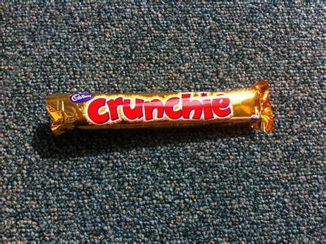 A glutton in London: Cadbury Crunchie Bar and Biscuits