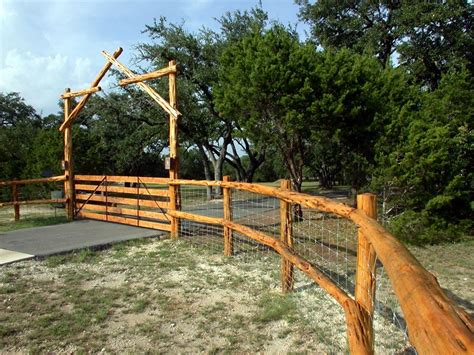 Rustic ranch entrances - CattleToday.com