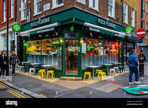 Pizza pilgrims soho hi-res stock photography and images - Alamy