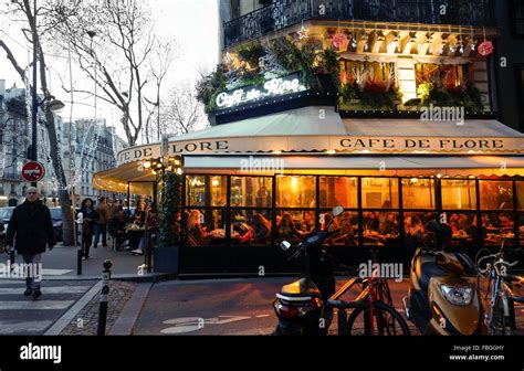 Outside terrace of Cafe de Flore in Saint-Germain-des-Prés in evening light, Paris, France Stock ...