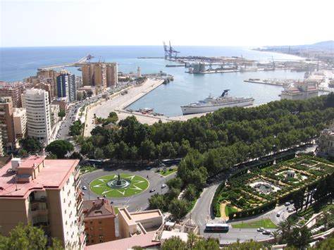 File:Malaga-harbour-2005sep15@16.23.jpg - Wikimedia Commons