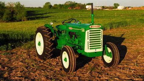 1958 Oliver 550 at Gone Farmin' Iowa Premier 2015 as F48 - Mecum Auctions