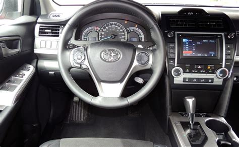 2014 Toyota Camry Review – WHEELS.ca