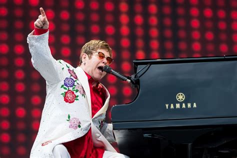 Elton John Doesn’t Keep Pianos in His Home: ‘I Never Play Them’