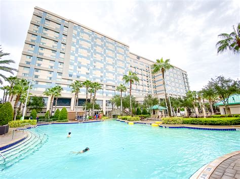 Hilton Orlando Bonnet Creek Hotel Review: Sleek. Comfy. Smart.