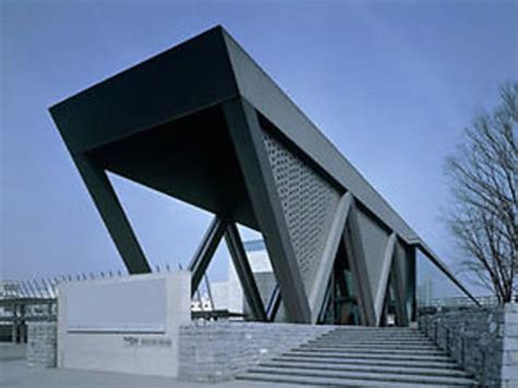 Museum of Contemporary Art Tokyo | Art in Kiyosumi, Tokyo