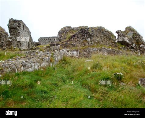 Close up view of the ruins of ancient castle in Ireland Stock Photo - Alamy