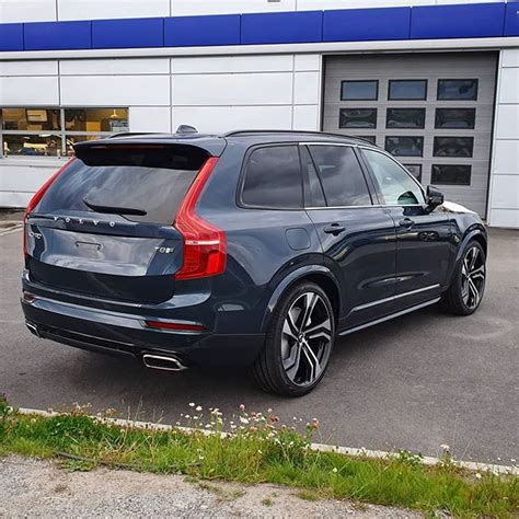 Instagram의 Volvo enthusiast from 🇳🇴님: “There's a new King in town 😍 Denim Blue MY20 XC90 R ...