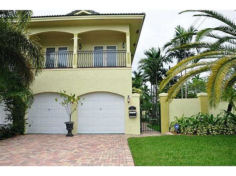 Wilton Manors townhouse for sale near the Drive $550,000.00 – Keith Hasting