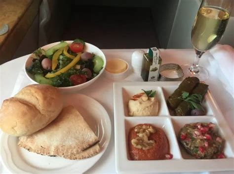 Business Class Food Vs. Economy Class Food (42 pics) - Izismile.com