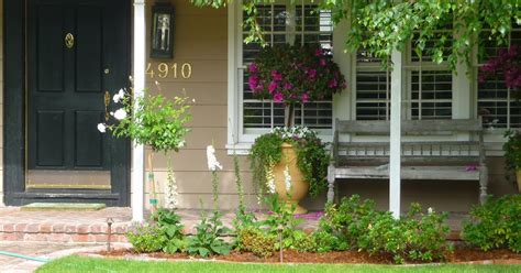 Teapots and Polka Dots: Houses in My Neighborhood: Color Schemes