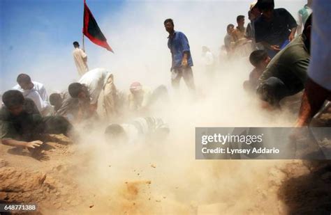 Battle For Fallujah Photos and Premium High Res Pictures - Getty Images