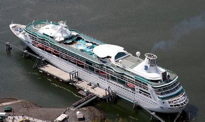 RCCL - Vision Of The Seas | Gallery Cruise