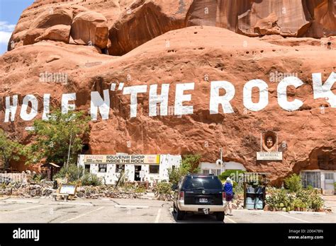 Hole in the Rock Tourist stop in Southwest Arizona Stock Photo - Alamy