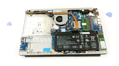 Inside HP 250 G7 – disassembly and upgrade options