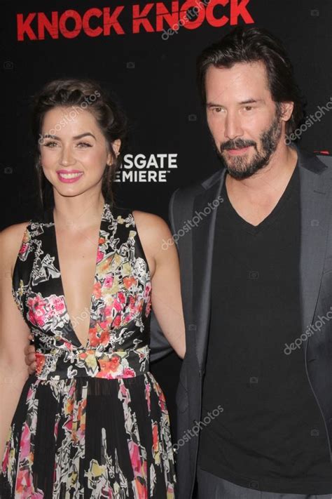 Ana de Armas, Keanu Reeves – Stock Editorial Photo © Jean_Nelson #86120726