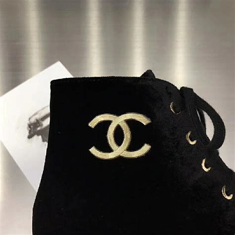 Chanel Shoes, Women's Fashion, Footwear, Flats on Carousell