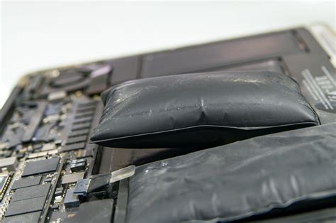 Laptop Battery Recycling – E-waste Logistics