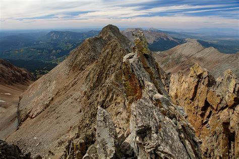 Summit ridge of Mount Wilson: view west : Photos, Diagrams & Topos ...