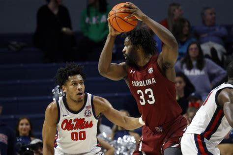 South Carolina's Men's Basketball Team Break Losing Streak With Win ...