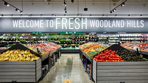 Amazon expands beyond Whole Foods with Fresh grocery store chain