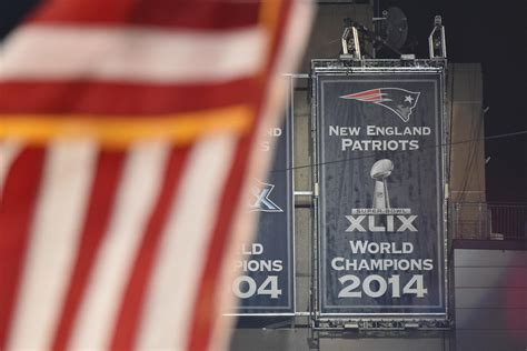 Best Photos of Yesterday's Patriots Super Bowl Banner Raising Ceremony ...