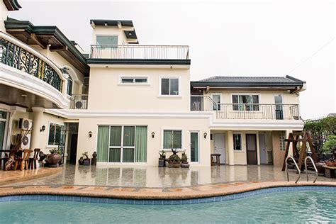 Alex and Toni Gonzaga's Classic House in Taytay, Rizal | RL