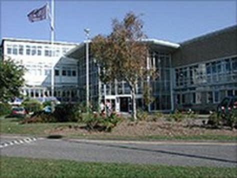 Petroc College's Barnstaple campus plan cancelled - BBC News