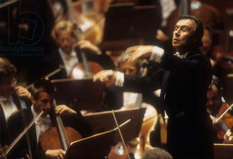 Claudio Abbado conducting the Berlin Philharmonic Orchestra at ...