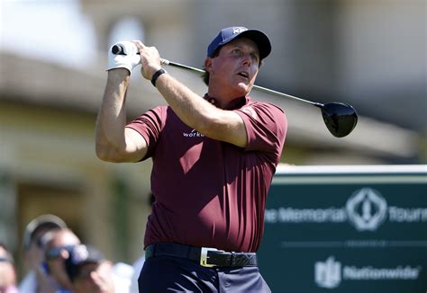 Phil Mickelson’s Easy Choice - WSJ