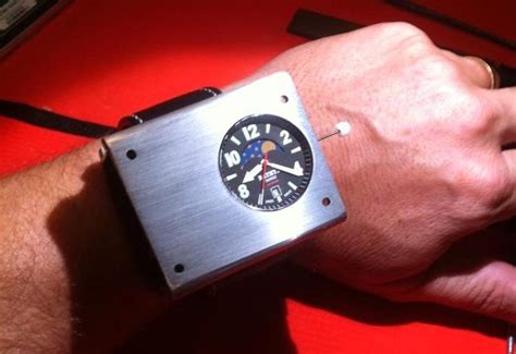 Self-contained atomic clock watch may be world's first - CNET