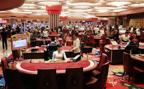 Macau Casinos Issuing Substantial Bonuses to Employees